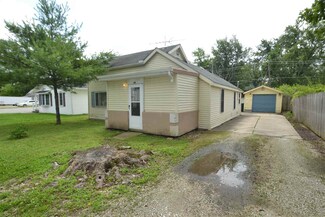 203 E Dartmouth Ave, Muncie, IN 47303