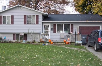 902 E Walnut St, Nappanee, IN 46550