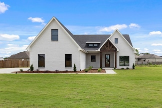 36 Cotton Way Dr, Muscle Shoals, AL 35661