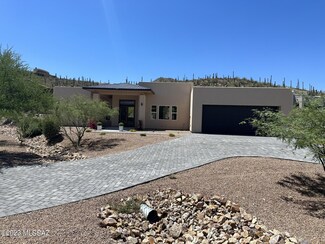140 S Foxes Meadow Place, Tucson, AZ 85745
