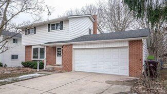 588 Center Dr, Ann Arbor, MI 48103