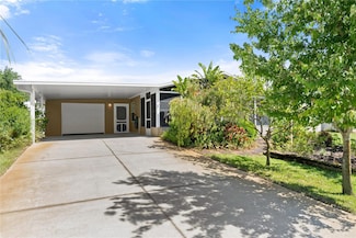 291 Navajo Dr, Oak Hill, FL 32759