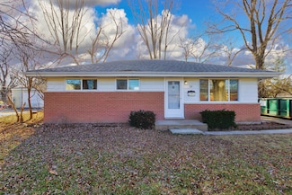 29 Miller Rd, Lake Zurich, IL 60047