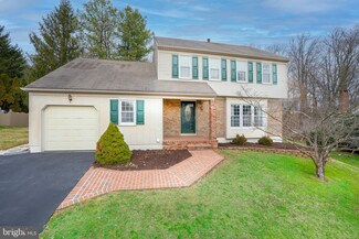 8 Stone Barn Dr, Hockessin, DE 19707
