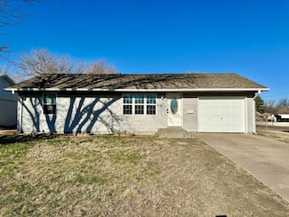 802 Eastridge St, Goodland, KS 67735