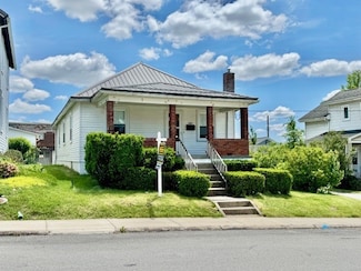610 1st St, Leechburg, PA 15656