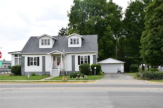 531 S Vine St, Arthur, IL 61911