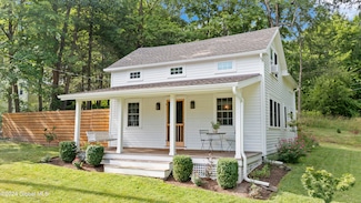 2 Line St, Ghent, NY 12075