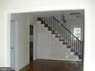 8530 Woodlawn Ct, Alexandria, VA 22309