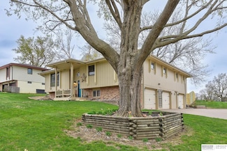 6510 Cypress Dr, Omaha, NE 68137
