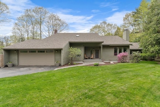 168 Heritage Ln, Shelburne, VT 05482
