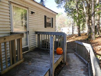 42 Pine Gate Rd, Plymouth, NH 03264