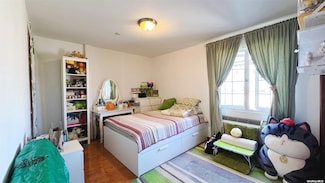14449 Barclay Ave Unit 7B, Flushing, NY 11355