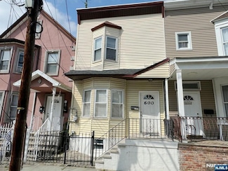 600 N 5th St, Newark, NJ 07107