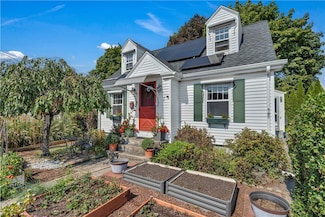 7 Manuel Ave, Johnston, RI 02919