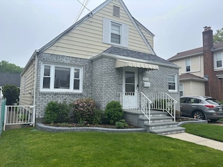 111 Central Blvd, New Hyde Park, NY 11040