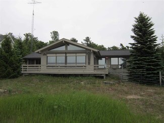 14639 N Cathead Bay Dr, Northport, MI 49670