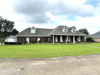 17 Jones Dr, Columbus, MS 39702