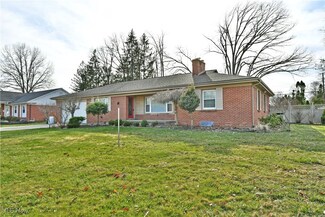 823 Wildwood Dr NE, Warren, OH 44483