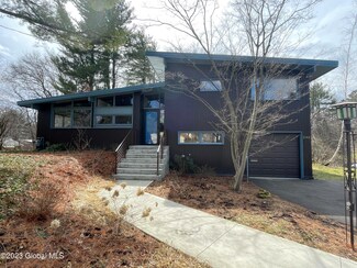 2142 Appletree Ln, Schenectady, NY 12309