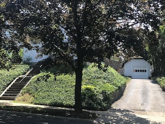 52 Nassau Rd, Great Neck, NY 11021