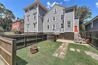 17 Thayer St, Providence, RI 02906