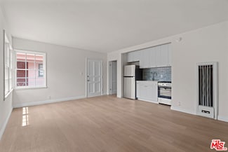 148 S Mccarty Dr Unit 19, Beverly Hills, CA 90212