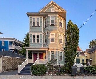 10 Plainfield St, Jamaica Plain, MA 02130