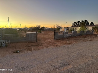 3831 Ezekiel Ln, El Paso, TX 79938