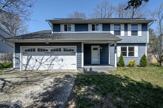 88 Hollybrook Dr, Little Egg Harbor Township, NJ 08087