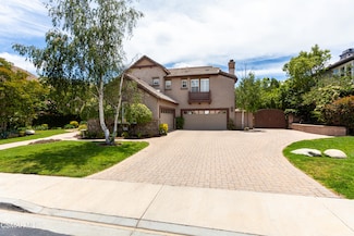 68 E Twisted Oak Dr, Simi Valley, CA 93065