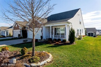 2 Whaleback Ln, Fredericksburg, VA 22406