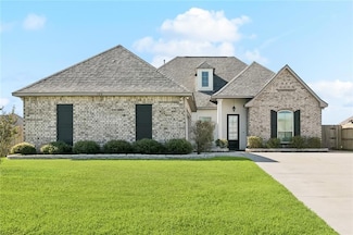 106 Summer Cypress Ln, Belle Chasse, LA 70037