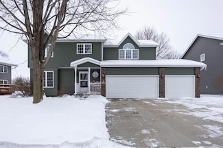 208 13th St SW, Altoona, IA 50009