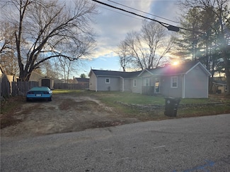 22 Idaho St, Coventry, RI 02816