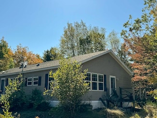 20 Bunker Hill Dr, Gouldsboro, ME 04607