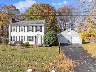 915 Almy Rd, Somerset, MA 02726