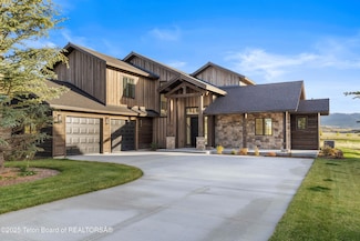 555 Silver Fox Ln, Victor, ID 83455