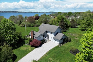 176 Winnisimet Dr, Tiverton, RI 02878
