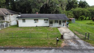 821 E 10th St, Apopka, FL 32703