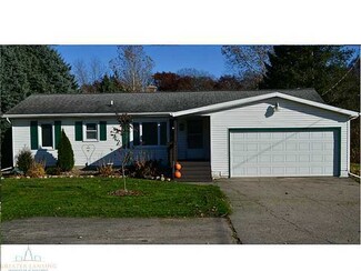 692 Waverly Rd, Dimondale, MI 48821