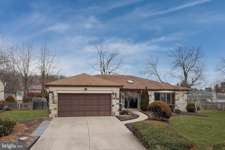 4 W Brook Dr, Cherry Hill, NJ 08003