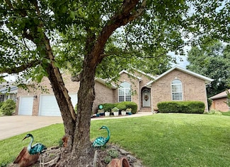 705 Meramec Ln, Nixa, MO 65714