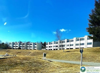 306 Foxfire Dr, Mount Pocono, PA 18344