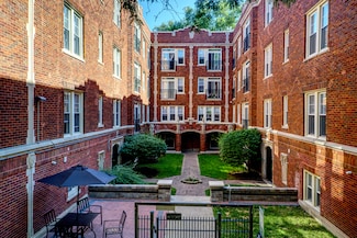 7328 N Damen Ave Unit 2, Chicago, IL 60645