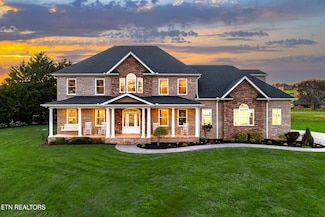2725 River Island Blvd, Kodak, TN 37764