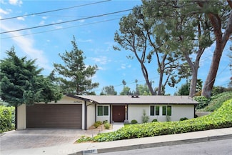20524 Rhoda St, Woodland Hills, CA 91367