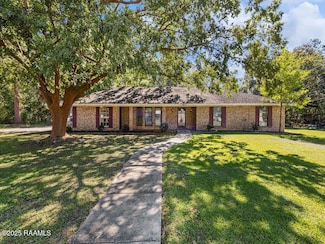 617 Sidney Dr, Breaux Bridge, LA 70517
