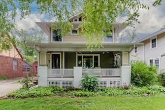 2013 E Taylor St, Bloomington, IL 61701