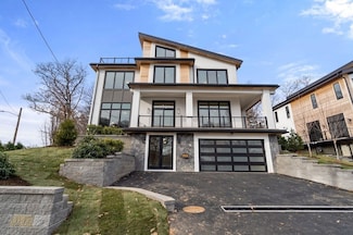 2 Moody St, Newton, MA 02467